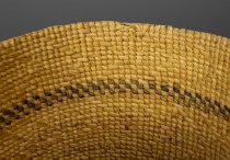 Interior wall and rim detail